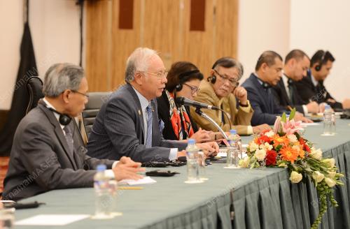 PHL11_17112015_APEC