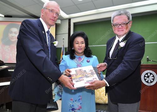 PHL16_15102012_ROSMAH
