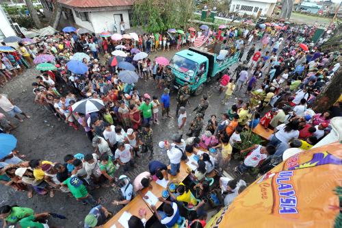 PHN03_15112013_BANTUAN