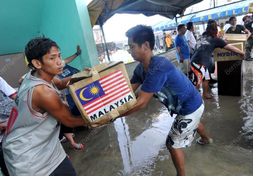 PHN04_14112013_BANTUAN
