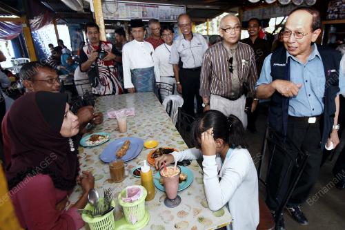 PHO4_04052012_RAIS_YATIM
