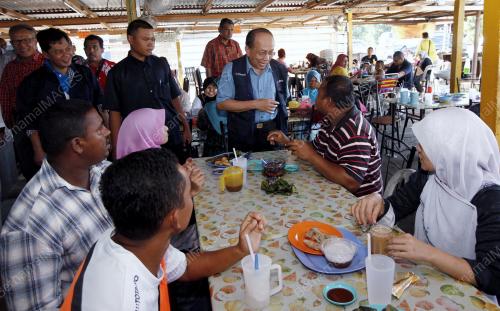 PHO5_04052012_RAIS_YATIM