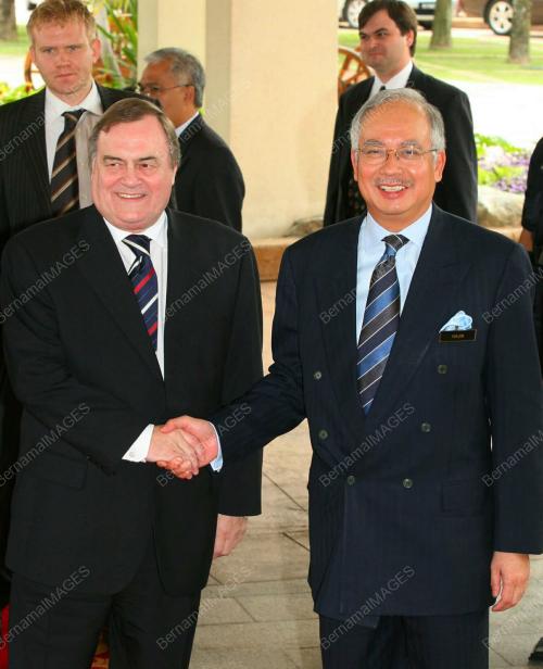 DATUK SERI NAJIB TUN ABDUL RAZAK