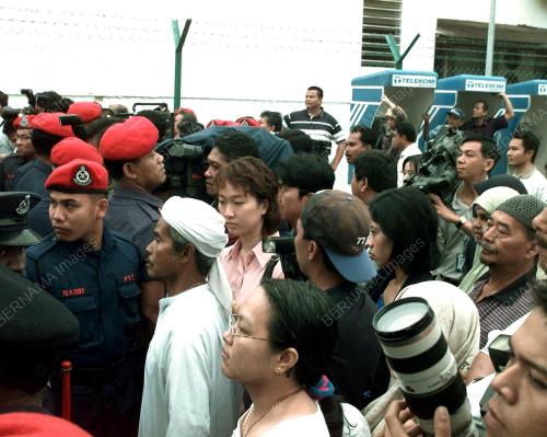 PENDAKWAAN KES SENJATA