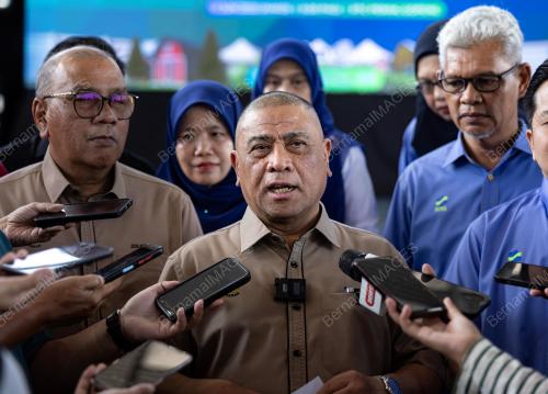 DATUK SERI SAARANI MOHAMAD