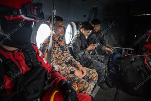 MENCARI DAN MENYELAMAT JASLINDA