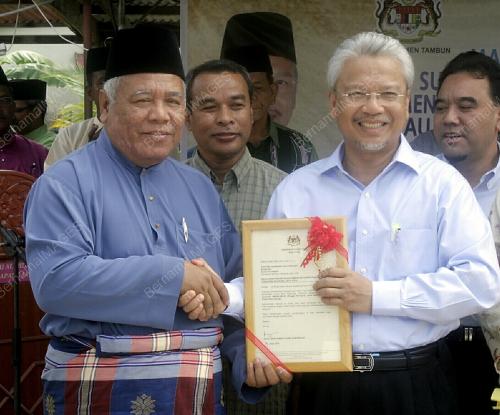 AHMAD HUSNI