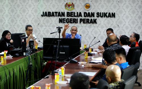DATUK SERI ABDUL PUHAT MAT NAYAN