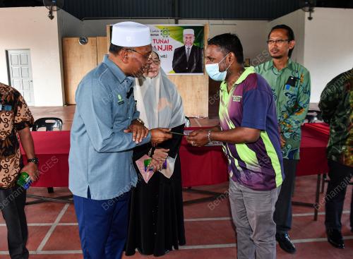 SENATOR DATUK IDRIS AHMAD