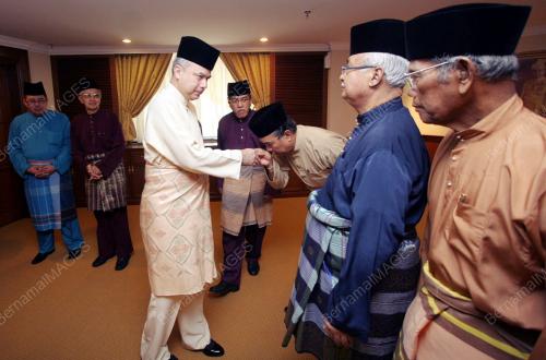 RAJA DR NAZRIN SHAH