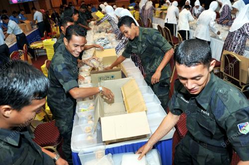 PK01_02082012_KUIH_RAYA