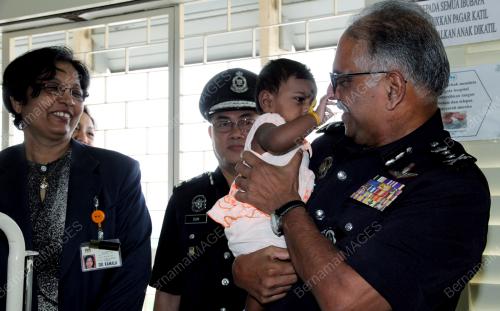 PK01_03042014_HARI_POLIS