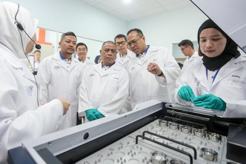 DATUK SERI SAARANI MOHAMAD