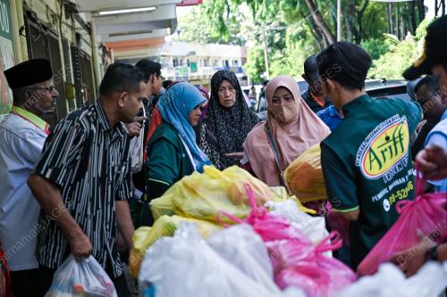GOLONGAN B40 TERIMA SUMBANGAN