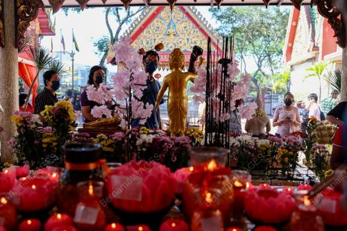 TINJAUAN SAMBUTAN HARI WESAK