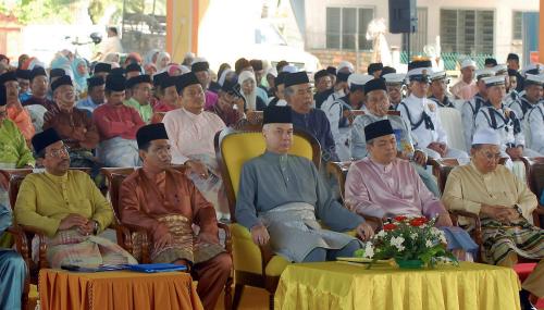 RAJA DR. NAZRIN SHAH