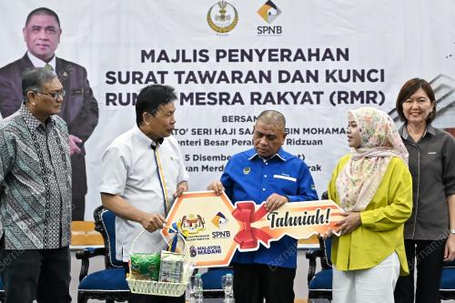 MAJLIS PENYERAHAN KUNCI RMR