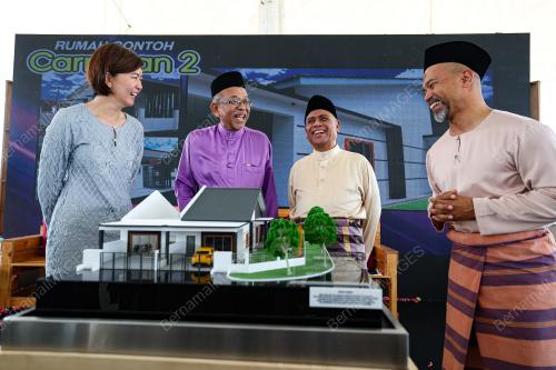 DATUK SERI SAARANI MOHAMAD