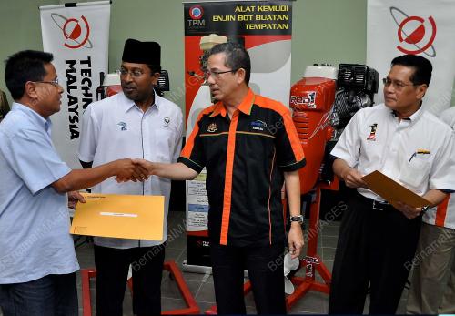 DATUK FADILLAH YUSOF