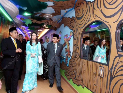 TUANKU ZARA SALIM