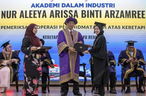 DATUK SERI MOHAMMAD NIZAR JAMALUDDIN