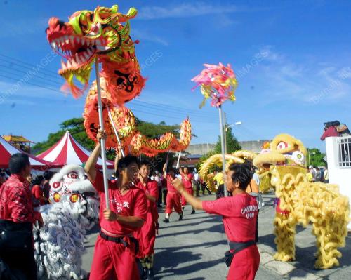TARIAN SINGA DAN NAGA