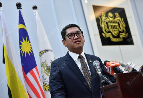DATUK SERI AHMAD FAIZAL AZUMU