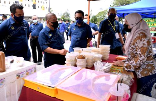 DATUK SERI SAARANI MOHAMAD