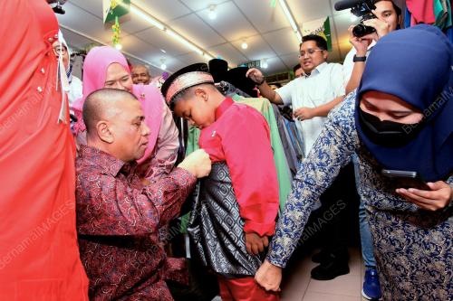 DATUK SERI SAARANI MOHAMAD