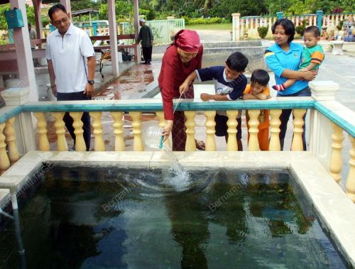 KOLAM AIR PANAS
