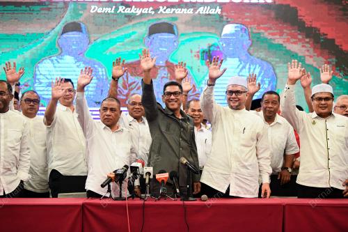 DATUK SERI AHMAD FAIZAL AZUMU