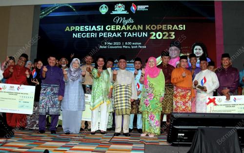 DATUK SERI SAARANI MOHAMAD