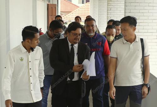 LAPAN RAKAN DI HADAP KE MAHKAMAH