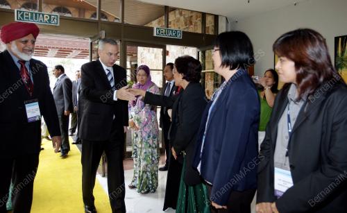 RAJA DR NAZRIN SHAH