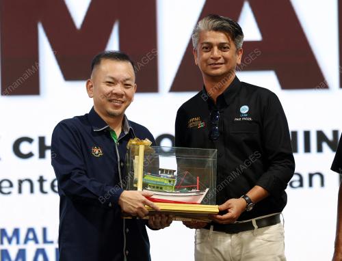 DATUK CHAN FOONG HIN