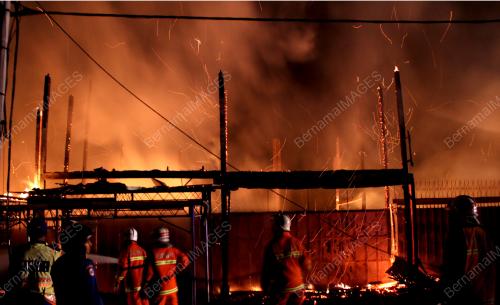 PK01_10122013_TERBAKAR