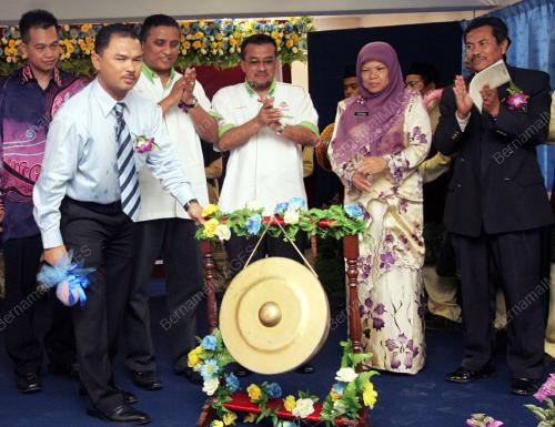IDRIS HARON