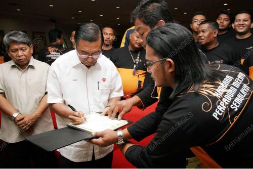 TAJOL ROSLI GHAZALI