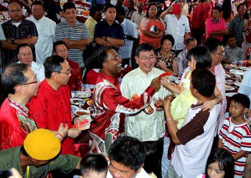 PK01_12022013_TAHUN_BARU_CINA