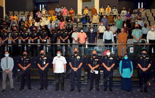 DATUK MIOR FARIDALATHRASH WAHID