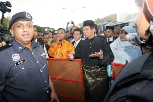 MOHAMAD NIZAR JAMALUDDIN