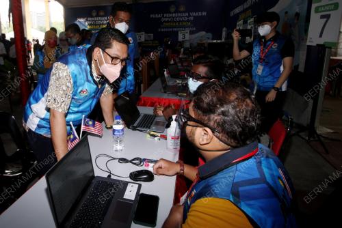 DATUK SERI AHMAD FAIZAL AZUMU
