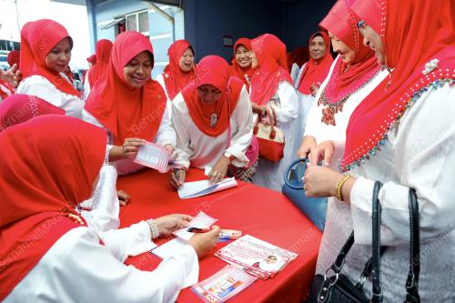 PK01_12102013_WANITA