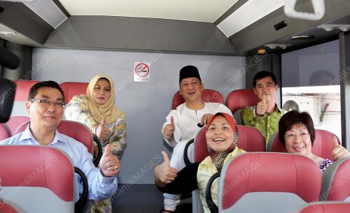 NAZRI AZIZ