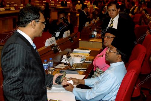PK01_12122014_SIDANG_DUN