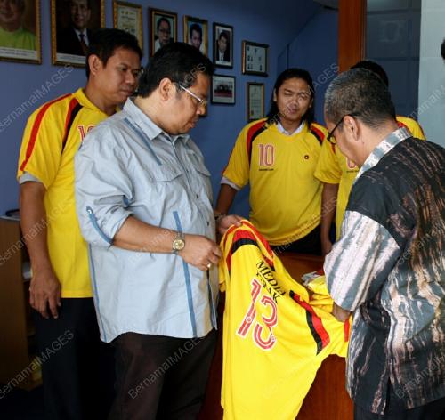 PK01_13012011_RAJA_BOLA