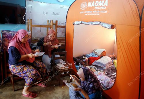 MANGSA BANJIR KILAT DI SAHOM