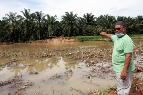 BENTENG BAN SUNGAI LARUT PECAH