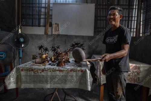 PENGUSAHA KRAF KELAPA