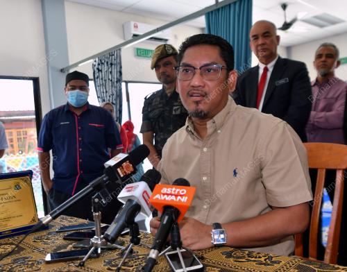 DATUK SERI AHMAD FAIZAL AZUMU